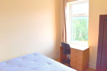 4 bedroom terraced house to rent - Photo 2