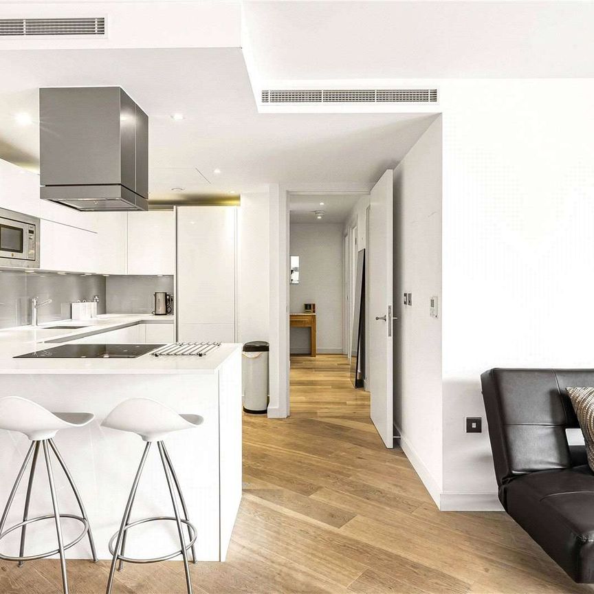 A spacious three bedroom apartment in a popular modern development. - Photo 1