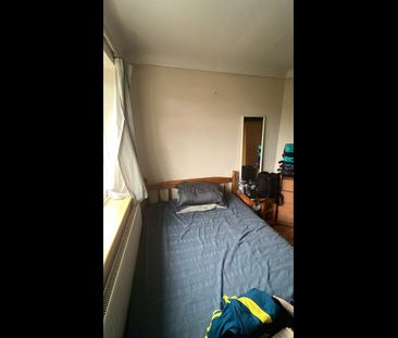 Room in a Shared House, Queensland Avenue, SW19 - Photo 6