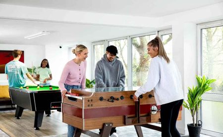 Large Standard Double Ensuite: Two Bed Flat - Photo 2