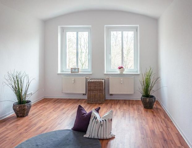 Schicke 2-Raum-Wohnung mit Balkon zum Verweilen - Photo 1