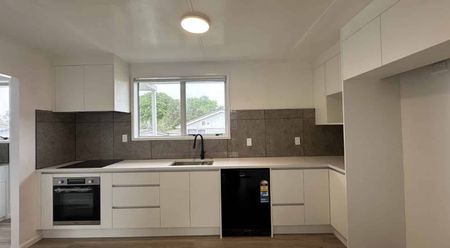 BEAUTIFULLY RENOVATED 3 BEDROOM HOME - Photo 4