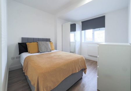 1 bedroom in a house share to rent - Photo 3