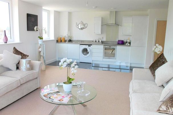 2 bedroom flat to rent - Photo 1