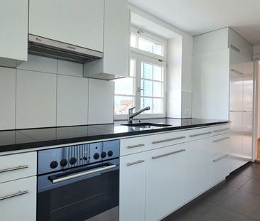 MODERN WITH LOTS OF SPACE IN A CENTRAL LOCATION - Photo 3