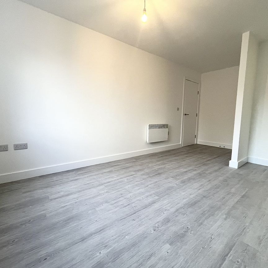 Bingley Road, Bradford - Photo 1