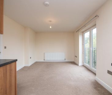 2 bedroom flat to rent - Photo 6