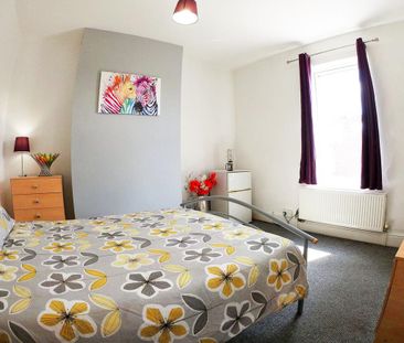 1 bedroom in a house share to rent - Photo 3