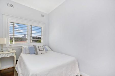Double Bay - Photo 3