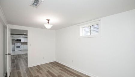 For Lease - 771 RENNIE Street Unit# Bsmt, Hamilton, Ontario - Photo 2