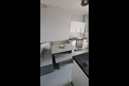 Room in a Shared Flat, Block H, SE5 - Photo 3