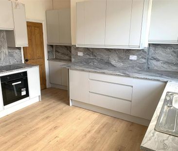 4 bedroom terraced house to rent - Photo 4