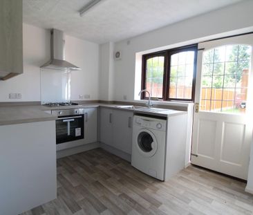 2 bedroom semi-detached house to rent - Photo 3