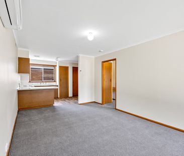 UPDATED 1 BEDROOM FLAT IN QUIET COMPLEX - Photo 5