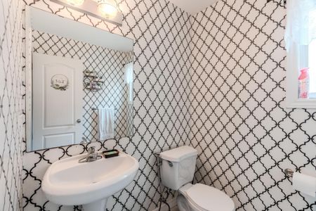 For Lease - 893 Bitterbush Crescent, London North, Ontario - Photo 4