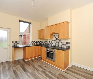 2 bedroom Terraced House to rent - Photo 3