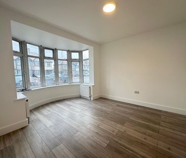 Princes Avenue, Kingsbury, NW9 - Photo 2