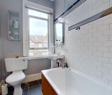4 bedroom semi-detached house to rent - Photo 5