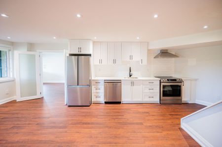 For Lease - 176 Aishford Road Unit# LOWER, Bradford West Gwillimbury, Ontario - Photo 2