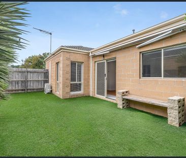 WELL PRESENTED TWO BEDROOM UNIT - Photo 4