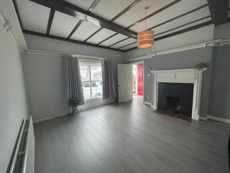 Partly Furnished 2 Bedroom Townhouse - Photo 2