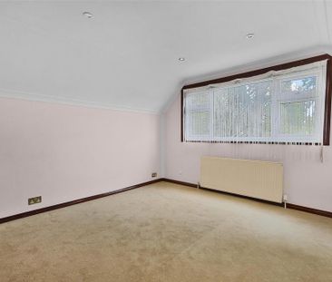 4 bedroom detached house to rent - Photo 3