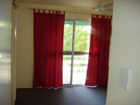 2 BED AND BALCONY 4/6 WENITONG STREET, WEST GLADSTONE, QLD 4680 - Photo 3