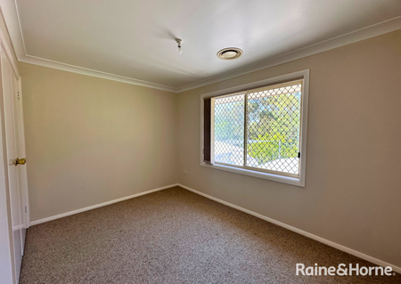 Spacious Home with Leafy Outlook - Photo 5