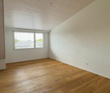 Moderne Dachwohnung in Bettwiesen zu vermieten! - Photo 1