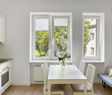 Warszawa, Śródmieście, Mokotowska - Photo 2