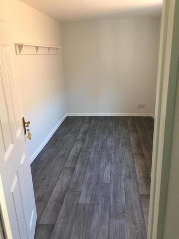 12 Crystal Street, Belfast, BT5 5BS - Photo 2
