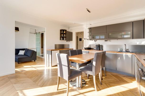Location Appartement 4 pièces 92m² PARIS 1er - Photo 1