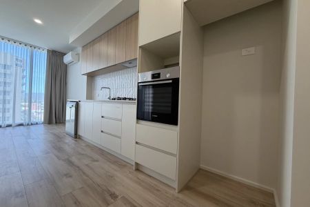 Brand New Studio Apartment in Victoria Tower - Photo 5