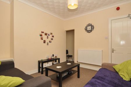 2 bedroom terraced house to rent - Photo 2