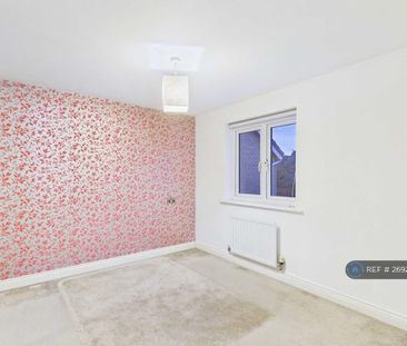 4 bedroom detached house to rent - Photo 3