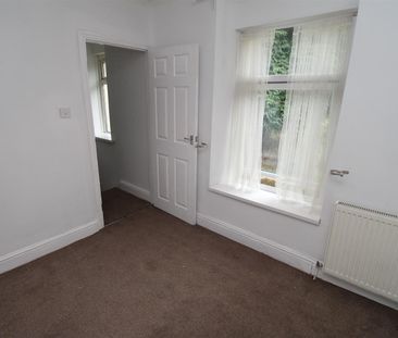 House - Terraced For Rent Ynyscynon Road, Tonypandy - Photo 1