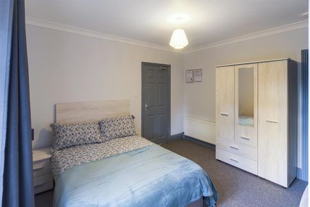 3 bedroom private hall to rent - Photo 2
