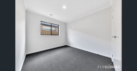 Modern Family Living in the Heart of Tarneit - Photo 3