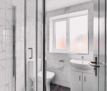 6 Beds 5 Baths - Photo 1