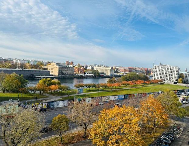 Erstbezug: Sonnige 2-Zimmer-Wohnung mit Loggia und direktem Spreeblick – an der Uber Arena - Foto 1