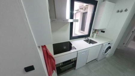 Piso de alquiler en Calle de Manuel Fernández y González, Cortes - Huertas - Foto 4