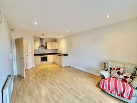 Ground floor 2-bed apartment with separate lounge, fitted kitchen, bathroom with 3-piece suite, and en-suite to master. Next to Rolls Royce, bus route to city centre, easy access to A38, A50, M1. EPC B, Council Tax Band B. Available from 15.11.2025. Must be viewed. - Photo 2