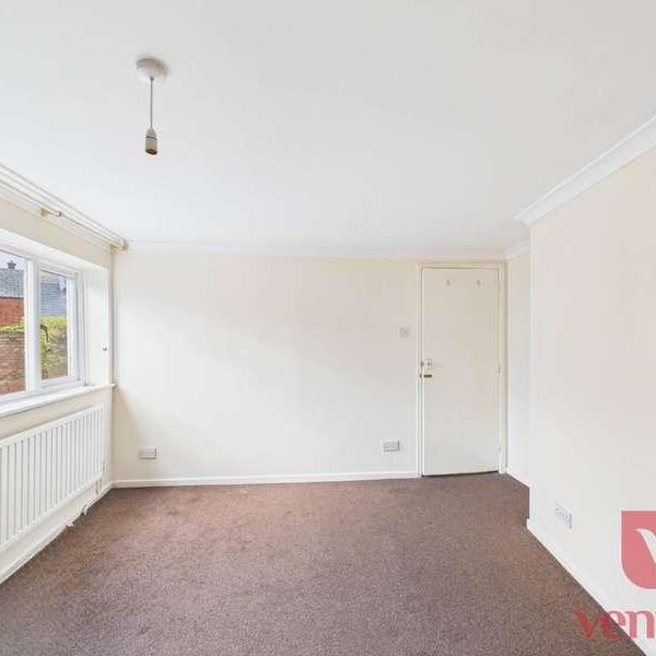 Silver Street, Newport Pagnell, MK16 - Photo 1