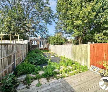 1 bedroom in a house share to rent - Photo 3