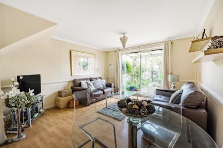 2 bedroom end of terrace house to rent - Photo 3