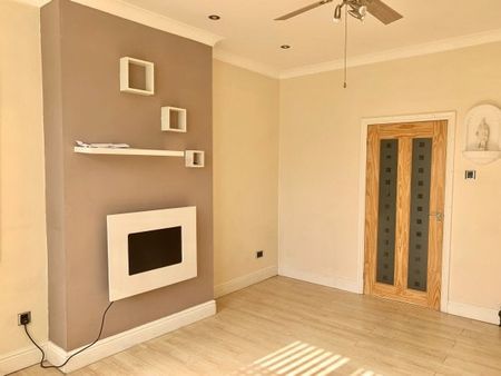 College Street, Nottingham, NG10 - Photo 3