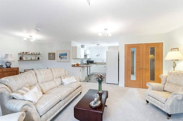 2 Bed Flat, Latitude Apartments, CR0 - Photo 1