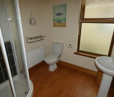 Flat 2 152, Upper Newtownards Road, Belfast, BT4 3EQ - Photo 2