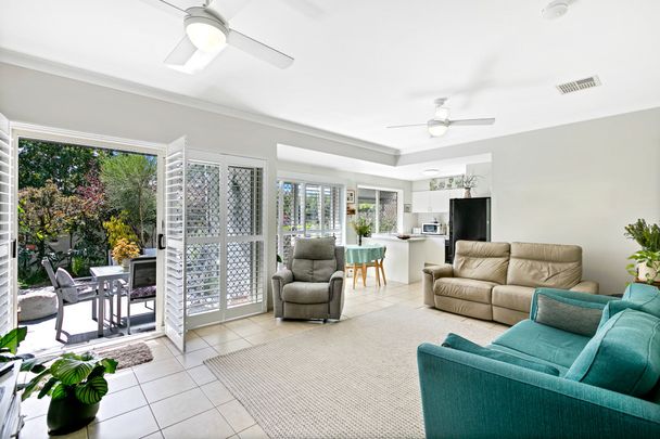 Spacious 3 Bedroom Townhouse with Grassed Courtyard&excl; - Photo 1