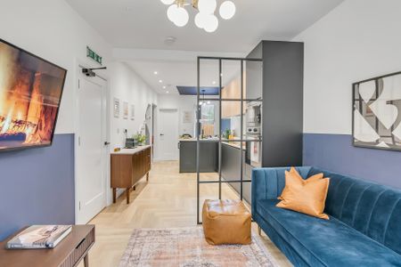 6 bedroom house to rent Hitchin Road, Luton, Bedfordshire, LU2 - Photo 4